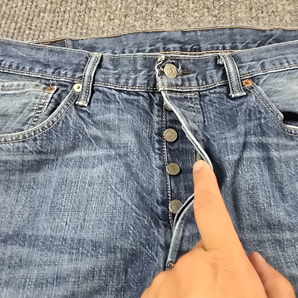 Levis 501 Jeans Mens 38x30 Blue Medium Wash‎ Straight Leg Button Fly Faded 36x28